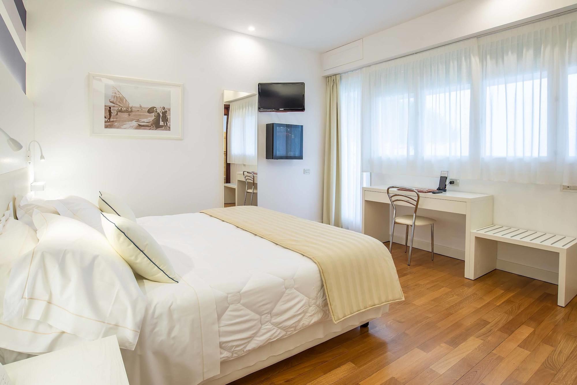 Versilia Palace Hotel 마리아나디피에트라산타 외부 사진