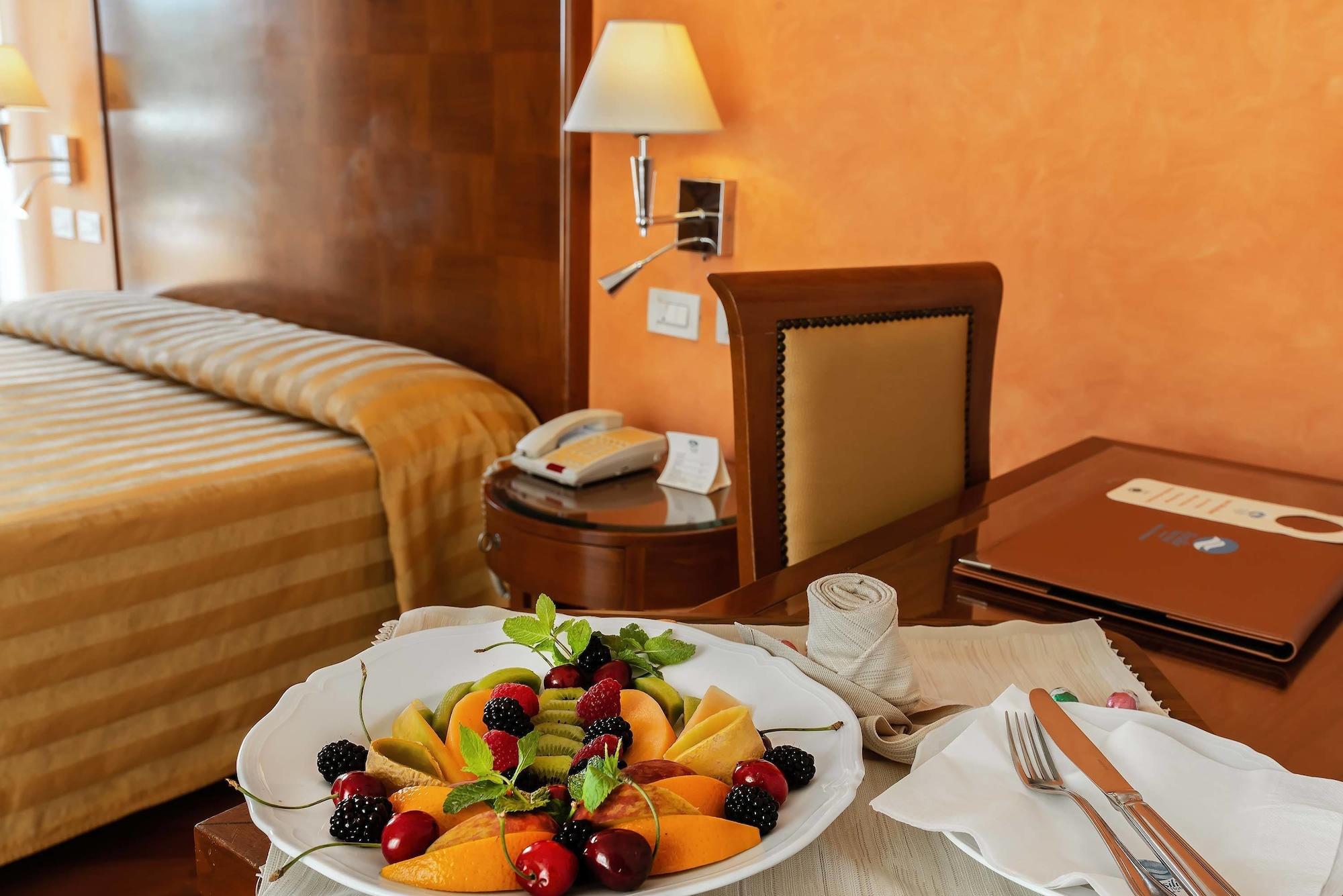 Versilia Palace Hotel 마리아나디피에트라산타 외부 사진