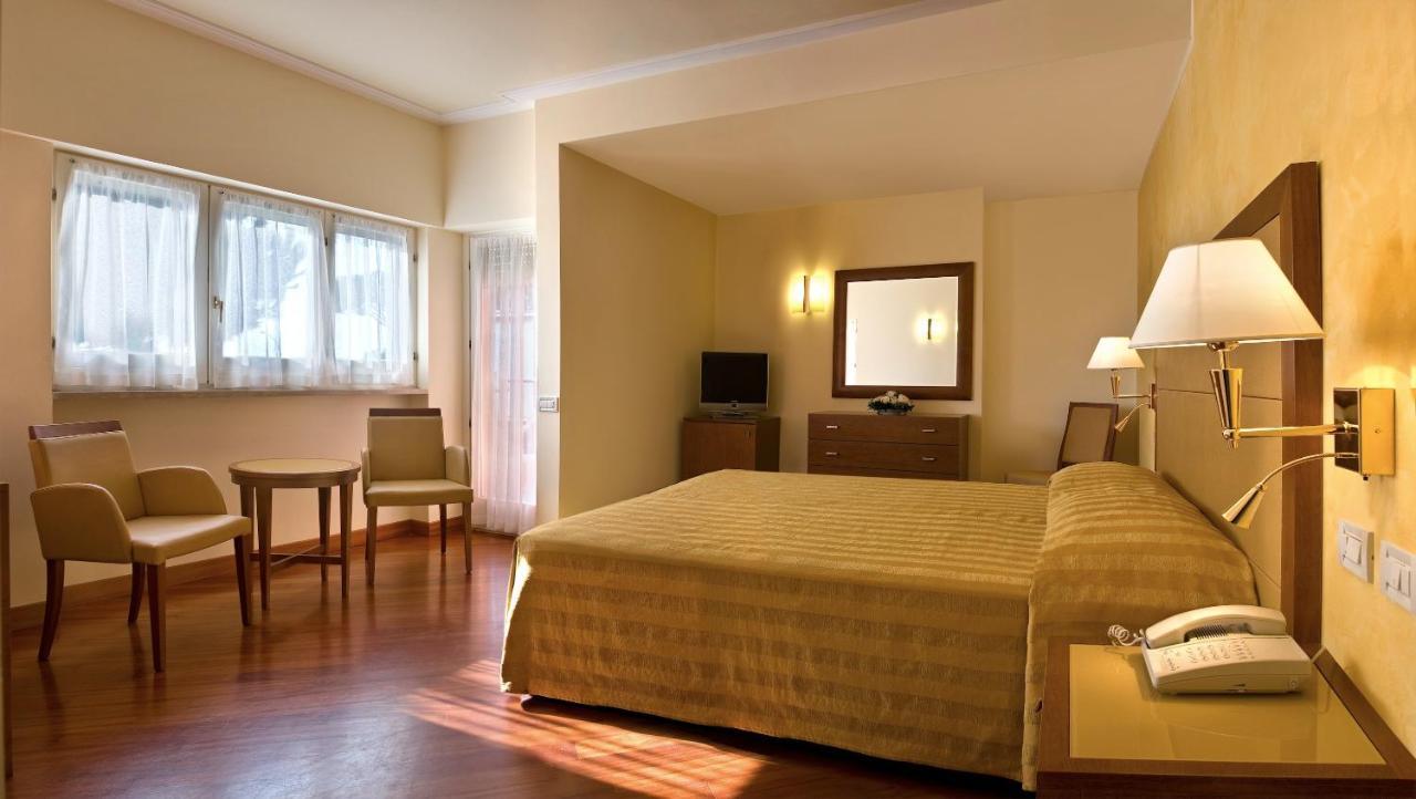 Versilia Palace Hotel 마리아나디피에트라산타 외부 사진