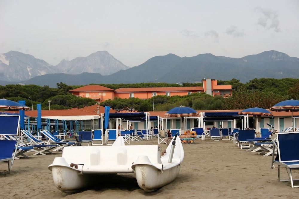 Versilia Palace Hotel 마리아나디피에트라산타 외부 사진