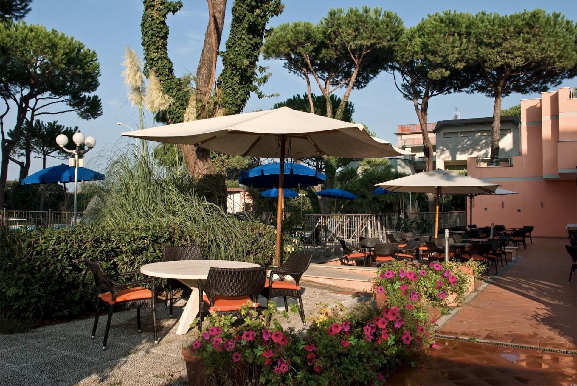 Versilia Palace Hotel 마리아나디피에트라산타 외부 사진