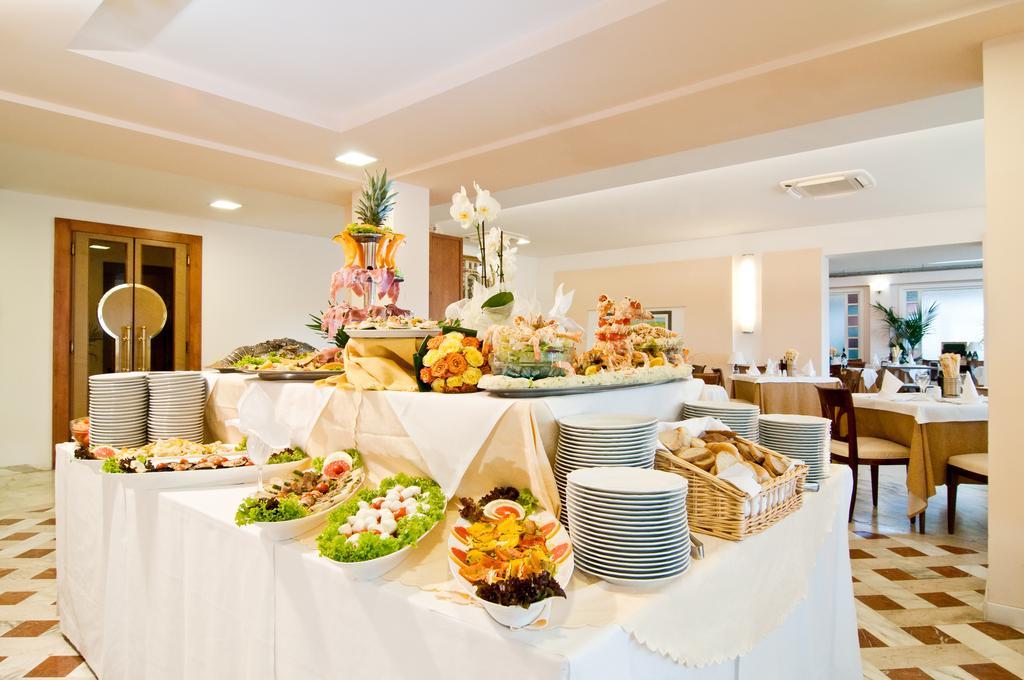 Versilia Palace Hotel 마리아나디피에트라산타 외부 사진