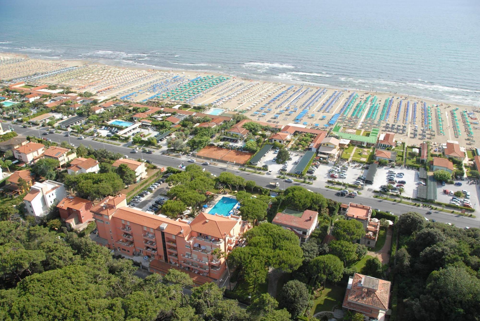 Versilia Palace Hotel 마리아나디피에트라산타 외부 사진
