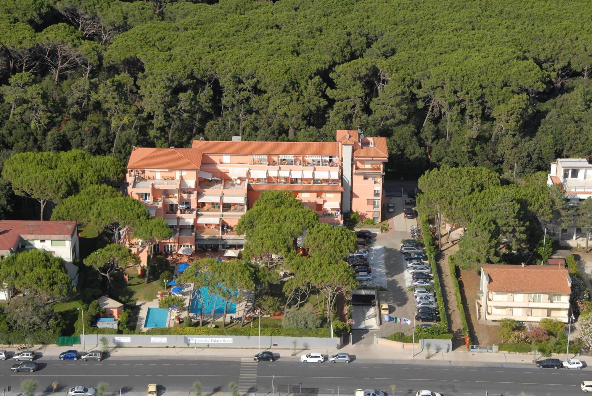 Versilia Palace Hotel 마리아나디피에트라산타 외부 사진