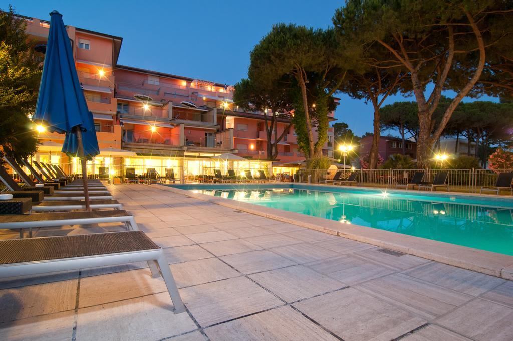 Versilia Palace Hotel 마리아나디피에트라산타 외부 사진