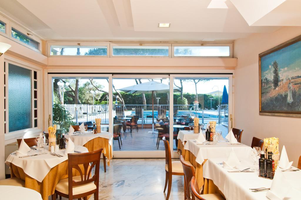 Versilia Palace Hotel 마리아나디피에트라산타 외부 사진