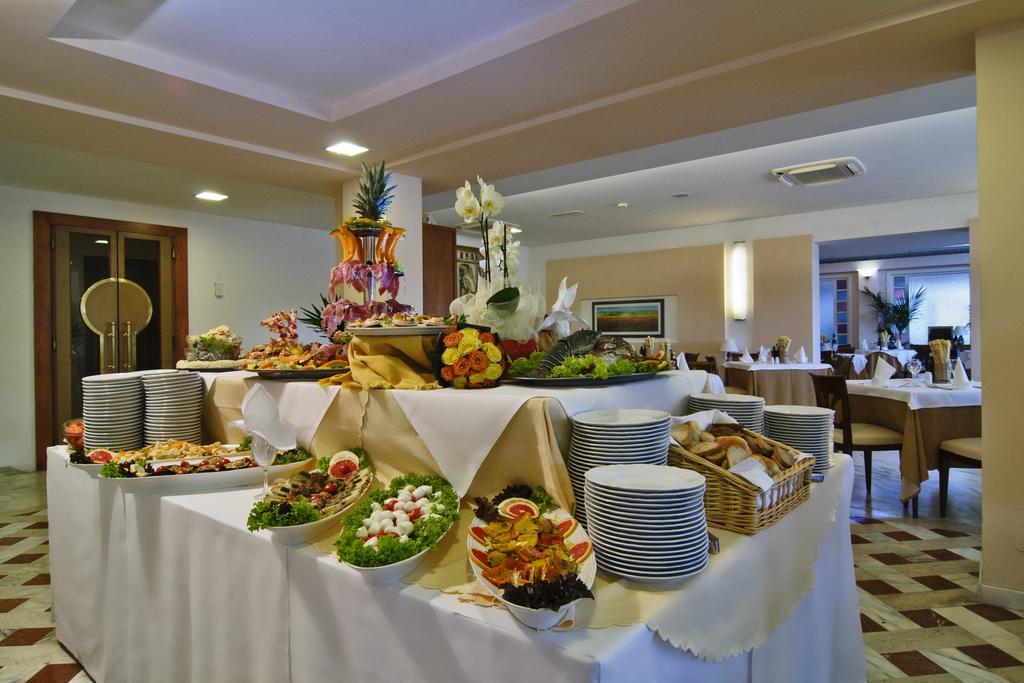 Versilia Palace Hotel 마리아나디피에트라산타 외부 사진